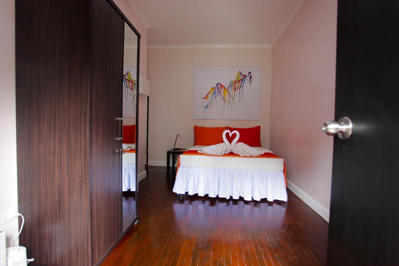 Halfway House Hostel Mactan Cebu Airport Lapu-Lapu City Exterior photo